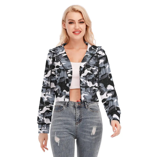 Cropped camo jacket with zipper closure and long sleeves, made from scuba fabric, perfect for pairing with jeans or casual outfits.
